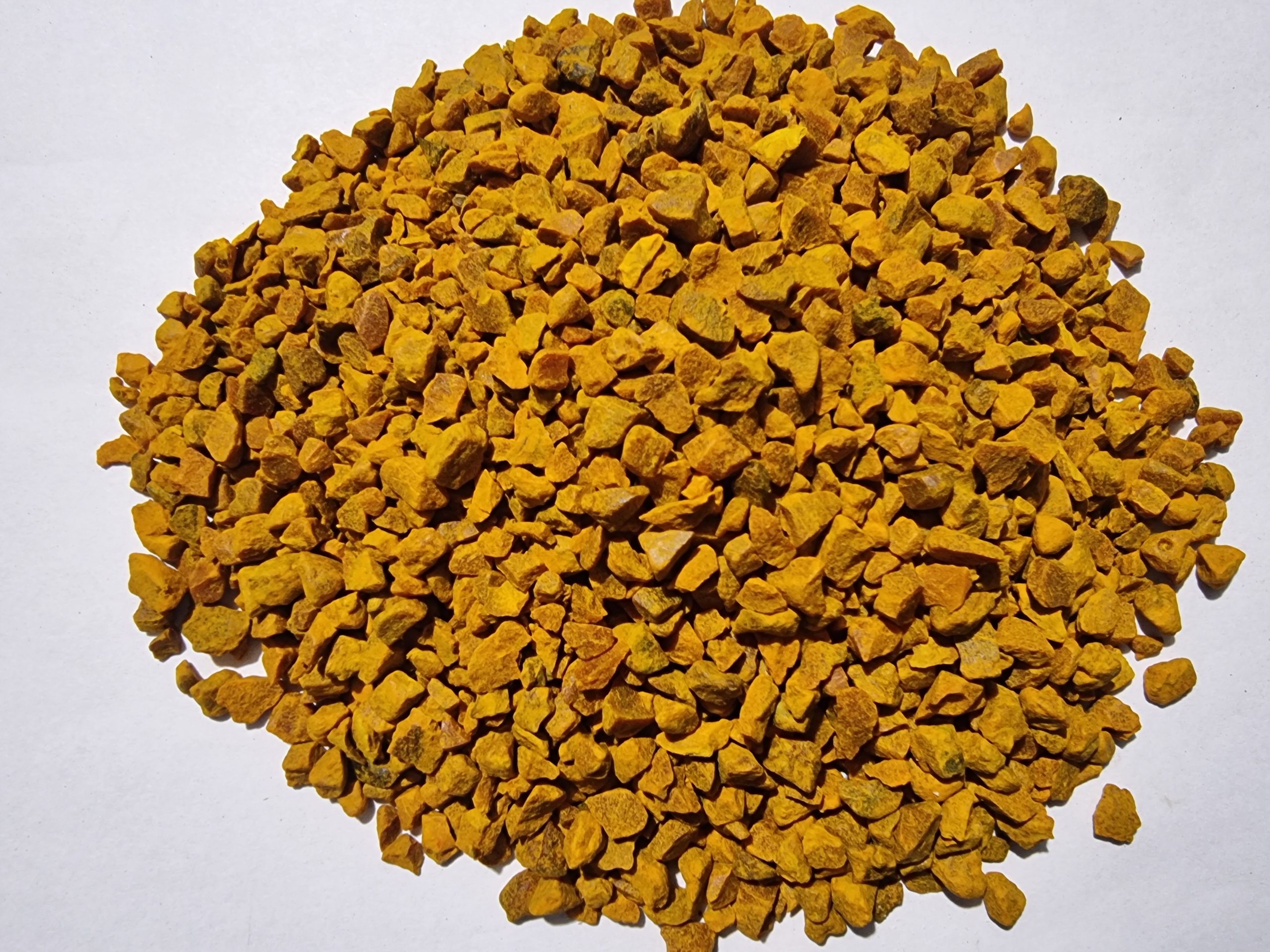 Turmeric Root Cuts